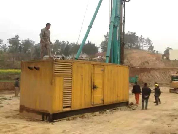 翠屏如何判断水冷式机油散热器密封件是否需要更换？